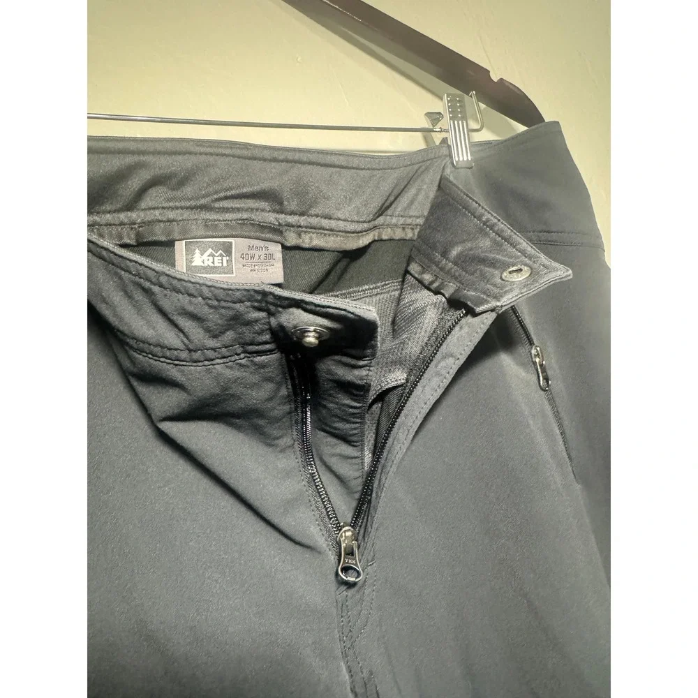 REI Mens Hiking Pants Black 40W x 30L Technical Outdoor Stretch Ankle Zip